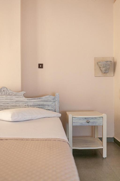 Двухместный (Бюджетный двухместный номер с 1 кроватью или 2 отдельными кроватями) отеля Amaryllis Hotel, Перисса