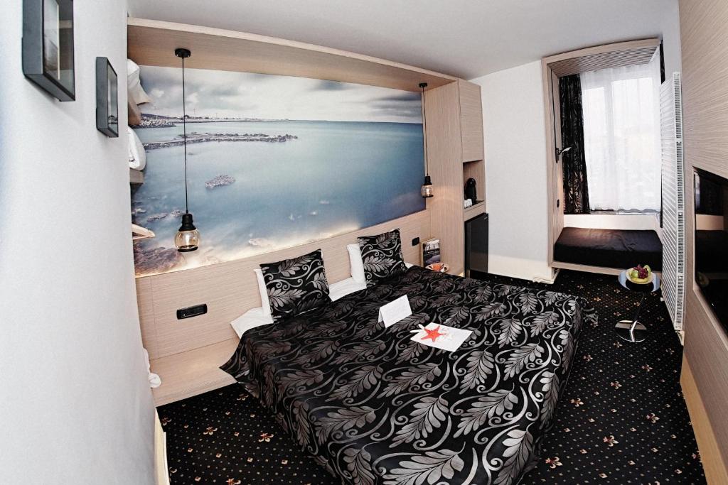 Двухместный (Двухместный номер «Премиум» с 1 кроватью - Специальное предложение для посещения бальнеологического спа-центра) отеля Aqvatonic Hotel - Steaua de Mare, Эфорие-Норд