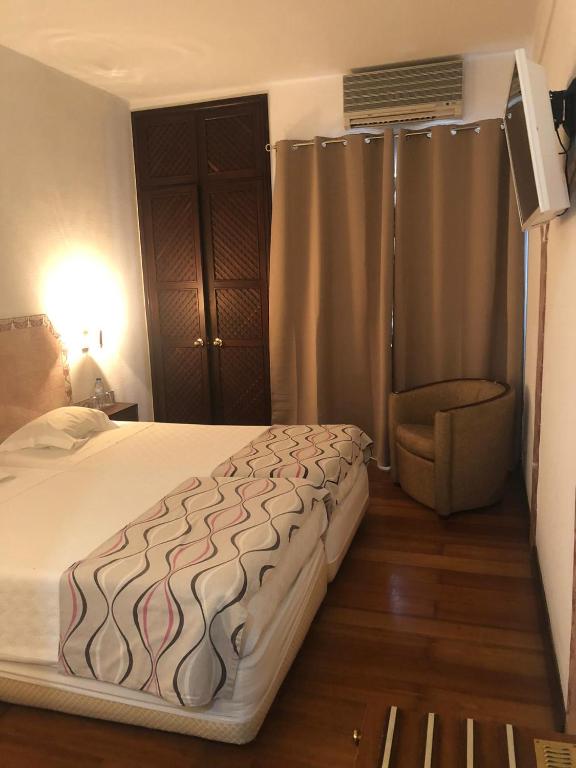 Двухместный (Двухместный номер с 2 отдельными кроватями и балконом) отеля Hotel Castelo de Vide, Марвао