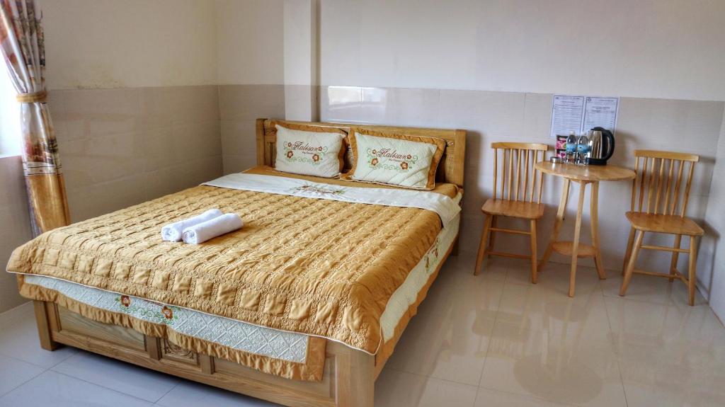 Двухместный (Двухместный номер Делюкс с 1 кроватью и балконом) отеля Khách sạn An Khang- Ninh Thuận, Фанранг