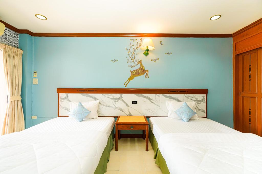 Двухместный (Двухместный номер Делюкс с 2 отдельными кроватями) отеля Mayfa Hotel, Пхукет