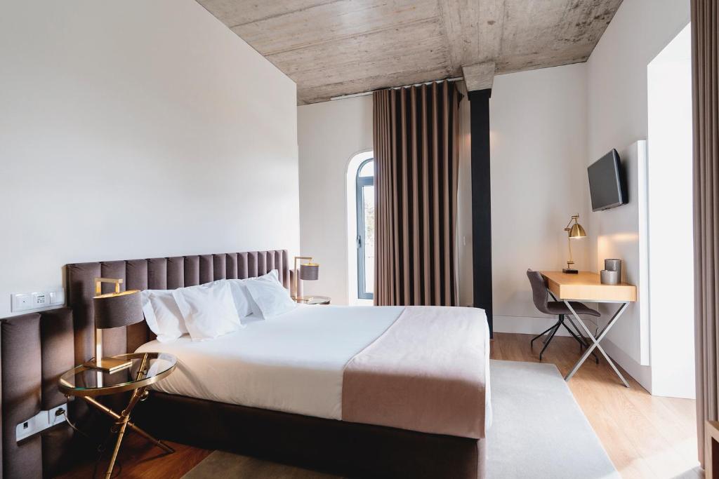 Двухместный (Двухместный номер Делюкс с 1 кроватью и душем) отеля Borralha Guest House, Вила-Реал