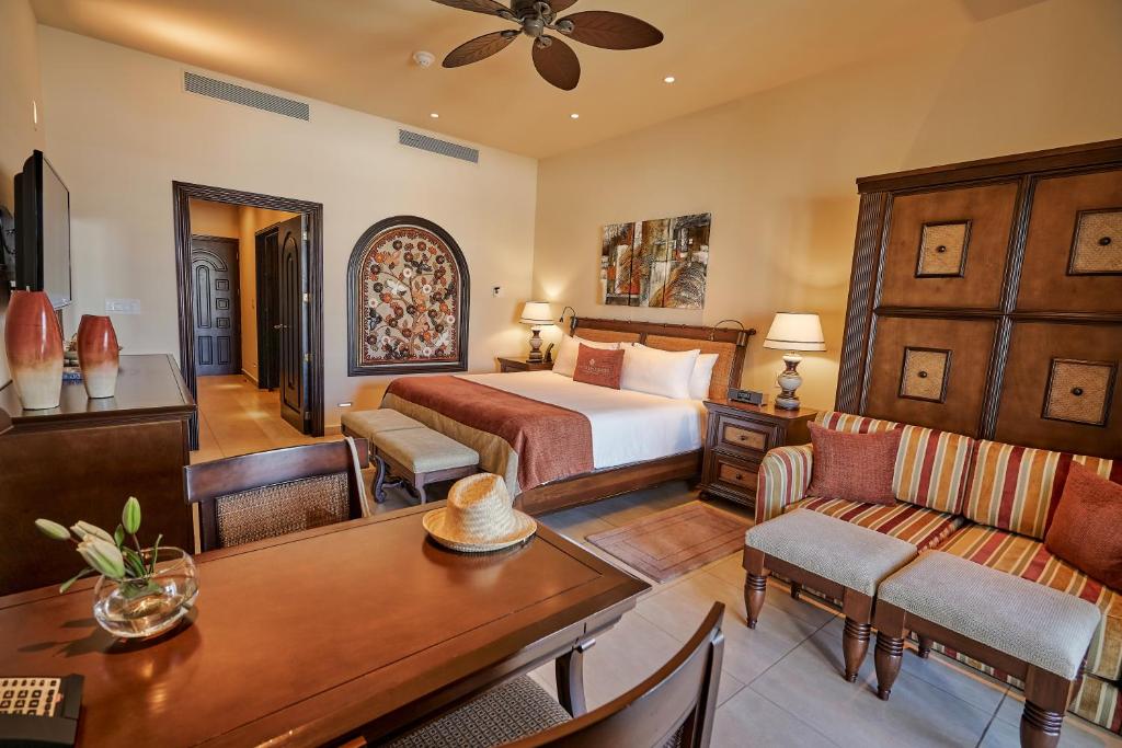 Сьюит (Полулюкс с кроватью размера «king-size», вид на океан — Для некурящих) курортного отеля Grand Residences Riviera Cancun, Пуэрто-Морелос