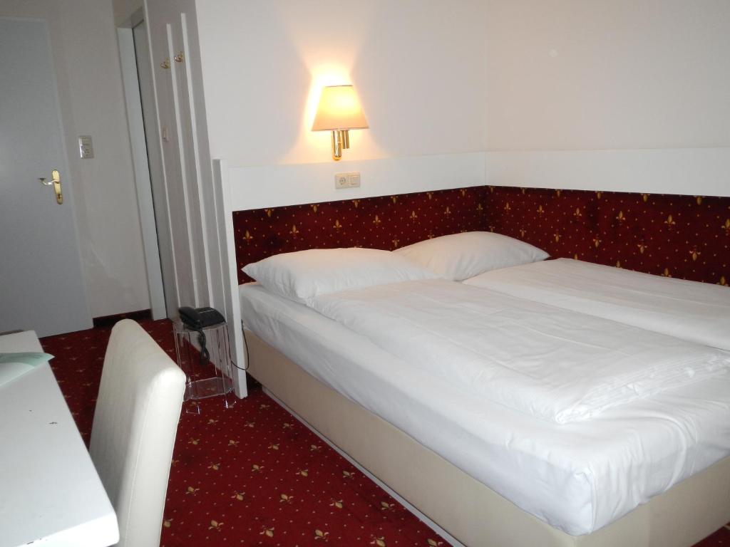 Двухместный (Небольшой двухместный номер с 1 кроватью) отеля Pension Pharmador, Вена