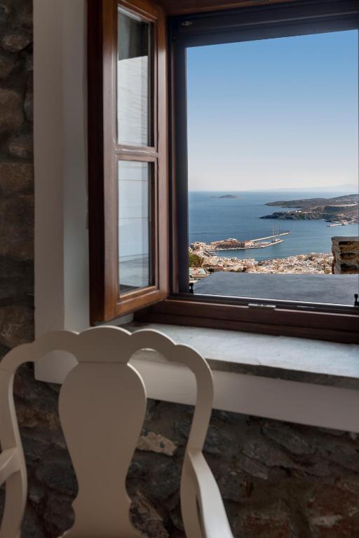 Двухместный (Двухместный номер Делюкс с панорамным видом на море.) гостевого дома Wind Tales, Эрмоуполис