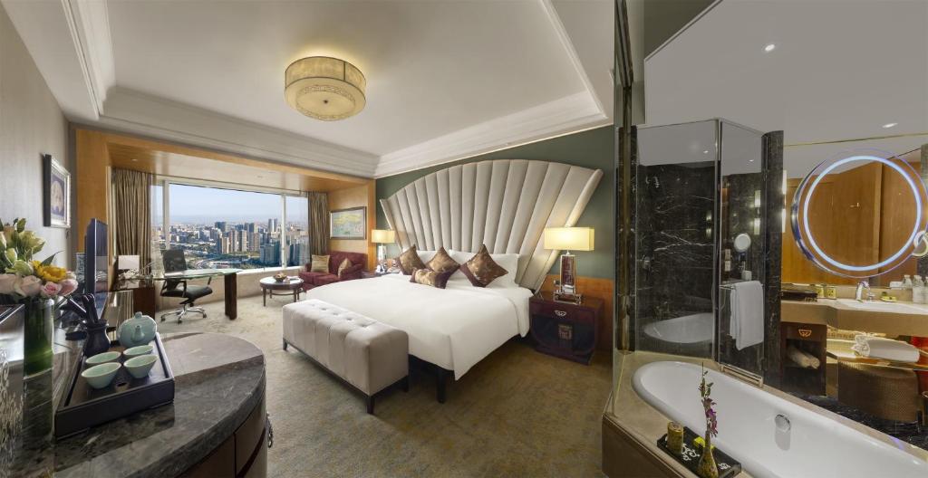 Двухместный (Королевский клубный номер InterContinental Room) отеля InterContinental Century City Chengdu, Чэнду