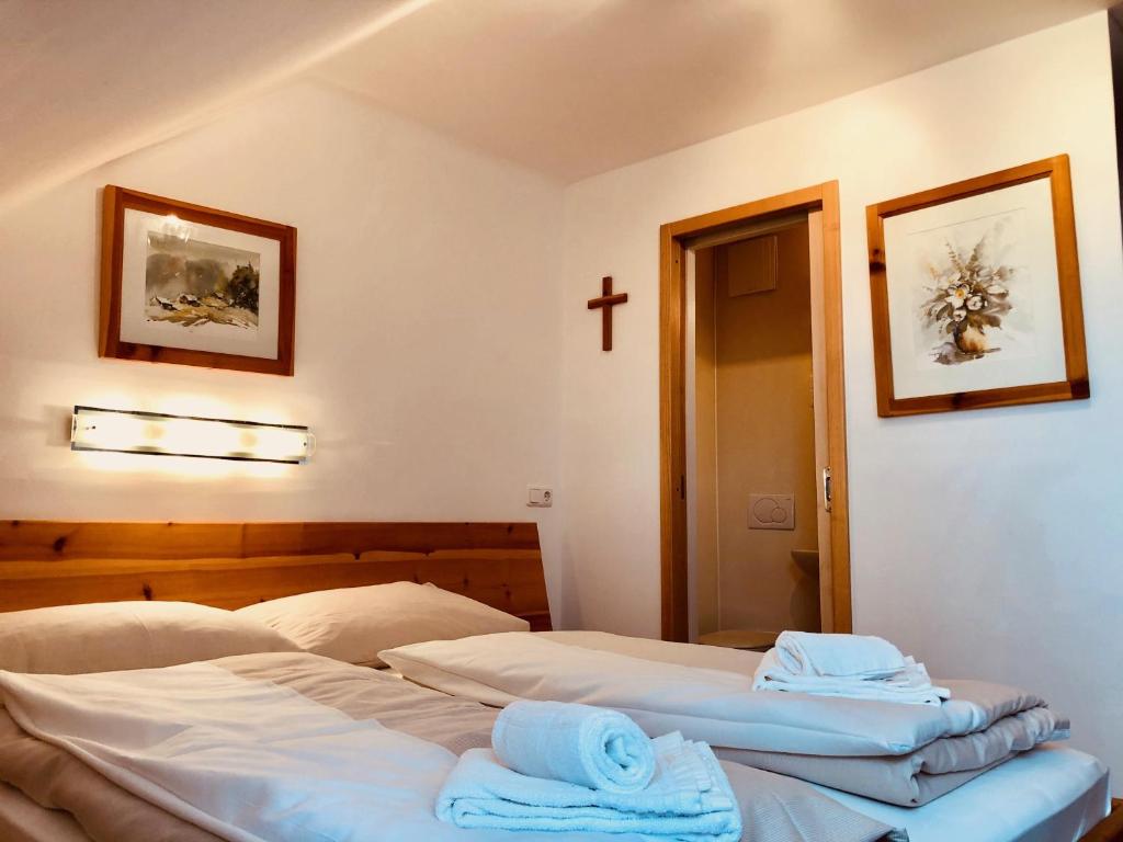 Двухместный (Двухместный номер с 1 кроватью и собственной ванной комнатой) отеля Lodge am Krippenstein, Халльштатт