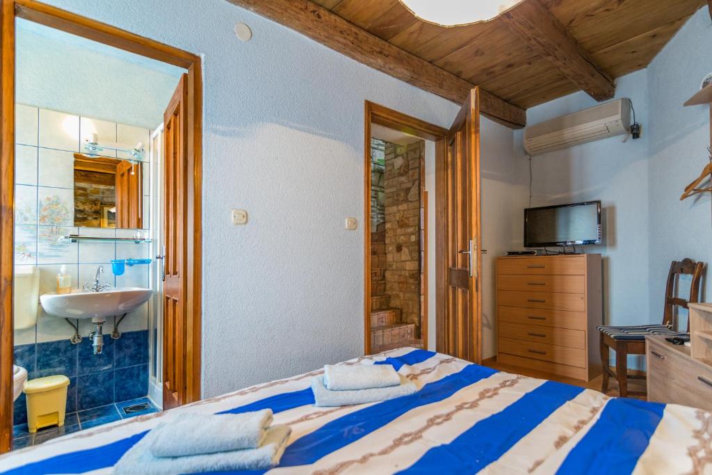 Двухместный (Небольшой двухместный номер с 1 кроватью) гостевого дома Rural Pension Istra Partner, Барбан