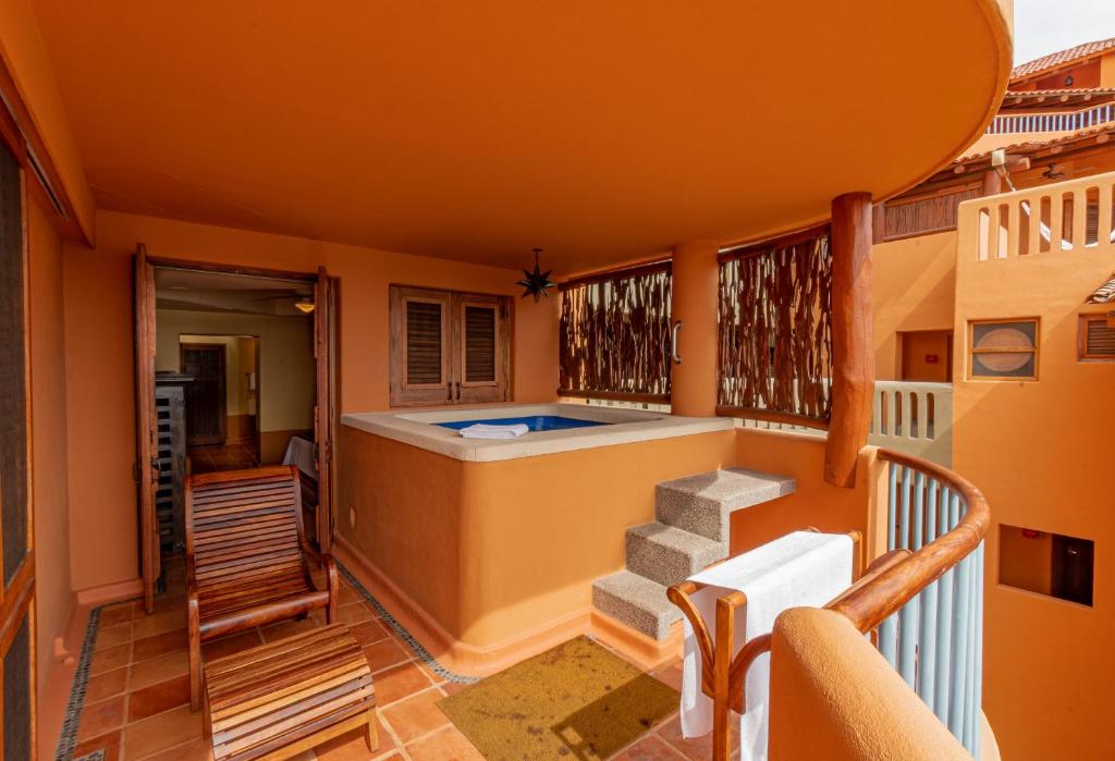 Сьюит (Люкс с 2 спальнями) курортного отеля Embarc Zihuatanejo by Diamond Resorts, Сиуатанехо