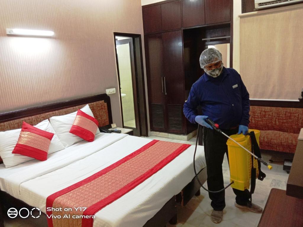 Двухместный (Двухместный номер Делюкс с 1 кроватью или 2 отдельными кроватями) отеля Hotel Sundeep Inn, Нью-Дели