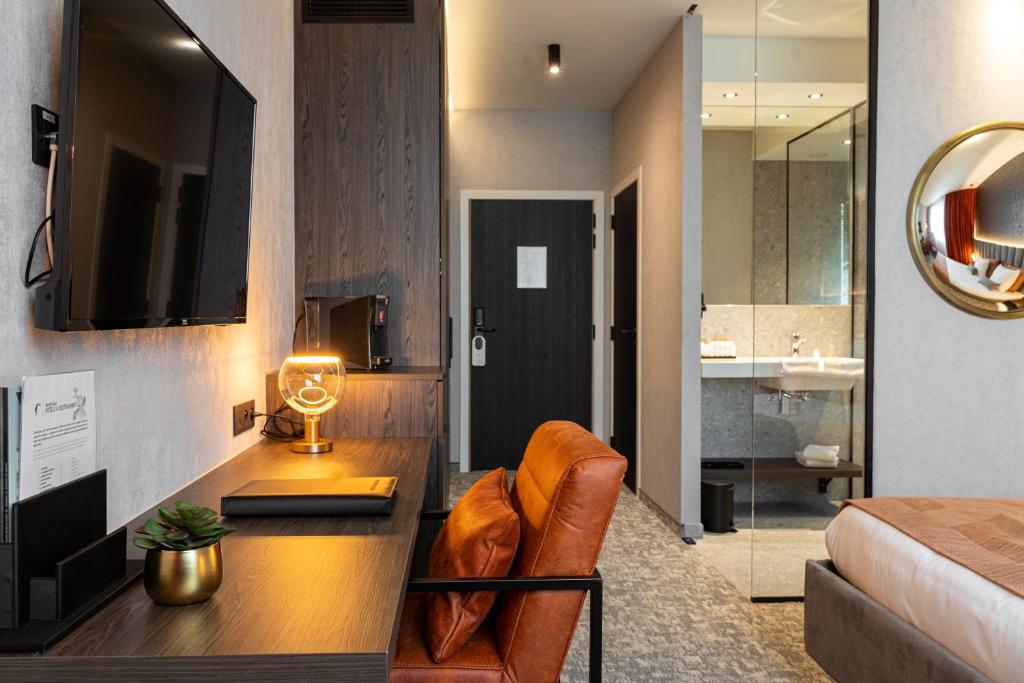Двухместный (Улучшенный двухместный номер Делюкс с 1 кроватью или 2 отдельными кроватями) отеля Congres Hotel Mons Van der Valk, Монс