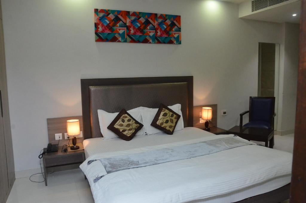 Двухместный (Deluxe Room with Early check-in By 3 Hours,Late check-out by 3 hours), Hotel Sopan Heights