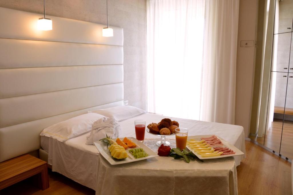 Двухместный (Улучшенный двухместный номер с 1 кроватью) отеля AmbientHotels Panoramic, Римини