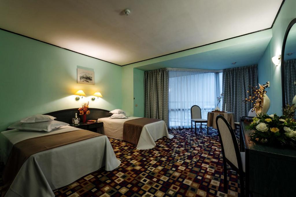 Двухместный (Стандартный двухместный номер с 2 отдельными кроватями) отеля Hotel Mara, Синая