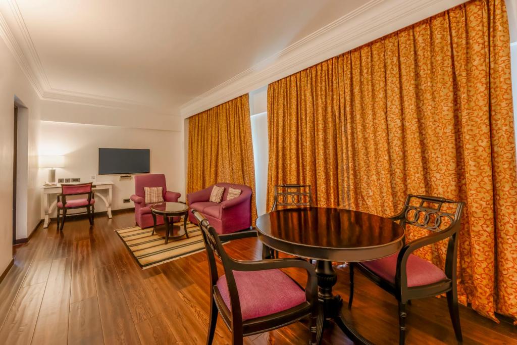 Сьюит (Royal Suite with 25% Discount on Food & Beverages), Hotel Royal Orchid