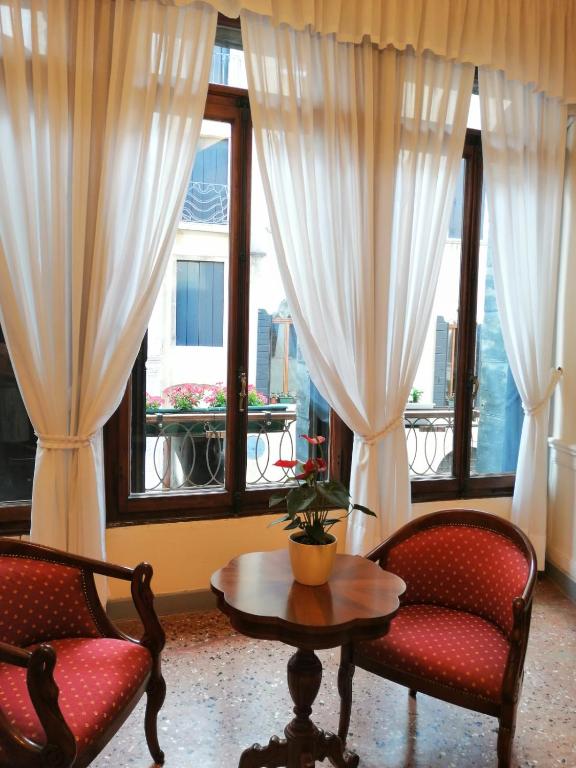 Отель Hotel Alla Fava, Венеция