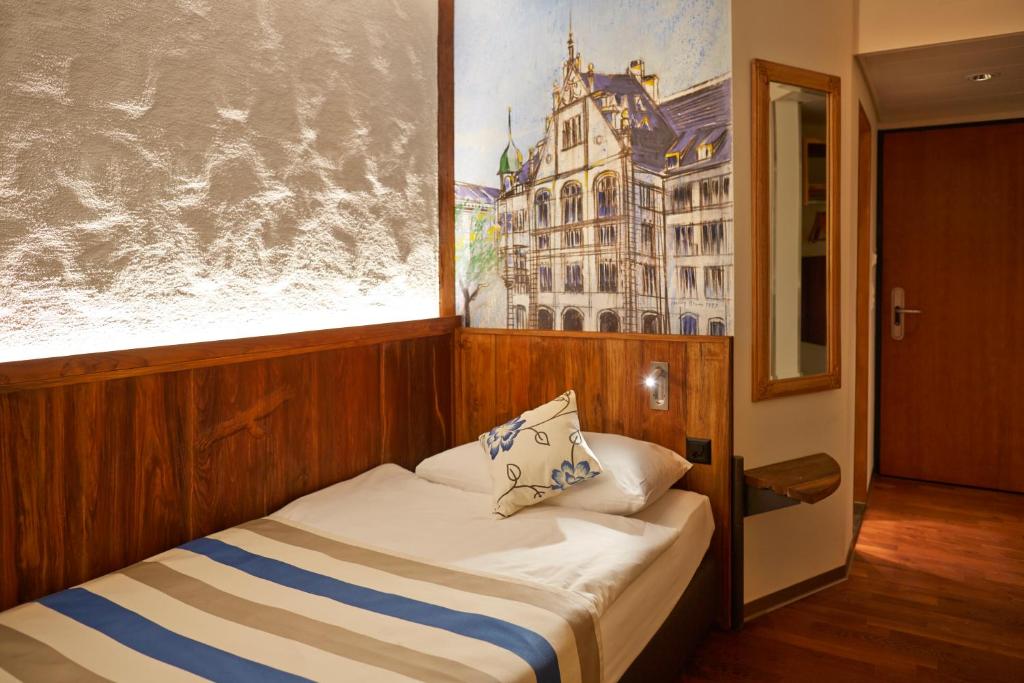 Одноместный (Стандартный одноместный номер) отеля Hotel Adler, Цюрих