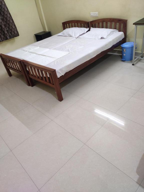 Двухместный (Двухместный номер с 1 кроватью или 2 отдельными кроватями) гостевого дома Vidhara Rooms, Тривандрум