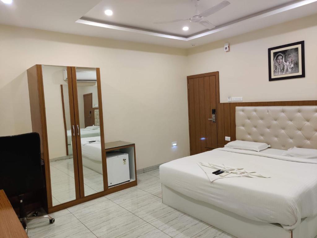 Двухместный (Двухместный номер Делюкс с 1 кроватью) отеля Hotel Siliconville, Хайдарабад