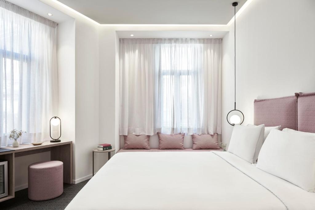 Двухместный (Стандартный номер с кроватью размера «king-size») отеля NLH MONASTIRAKI - Neighborhood Lifestyle Hotels, Афины