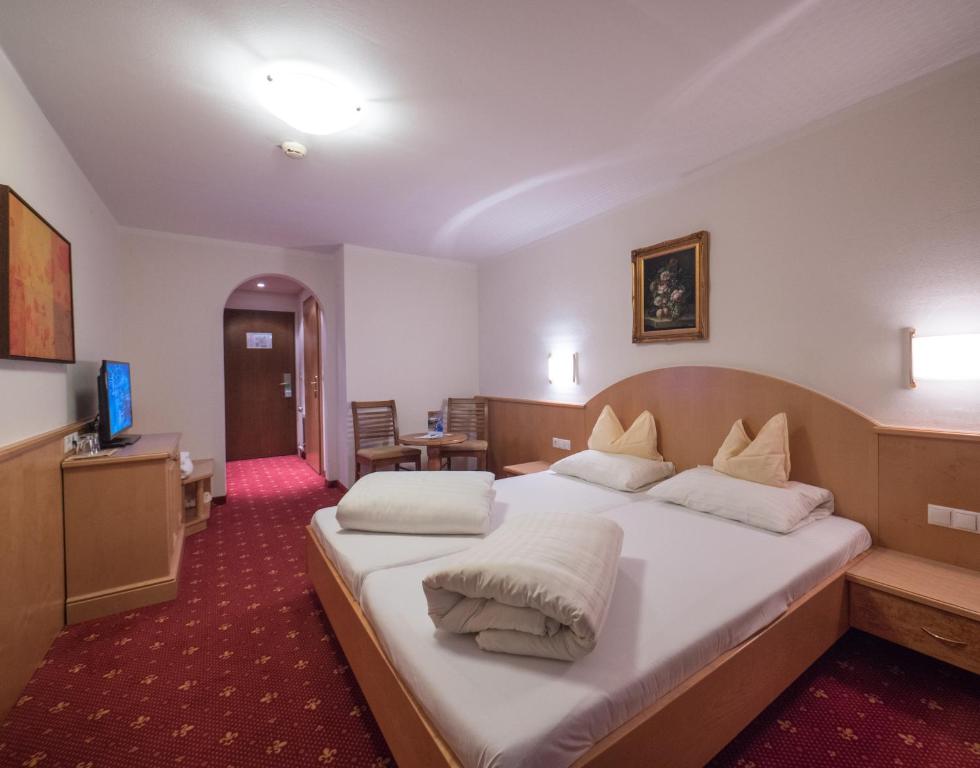 Двухместный (Стандартный двухместный номер с 1 кроватью) отеля Hotel Alphof, Альпбах