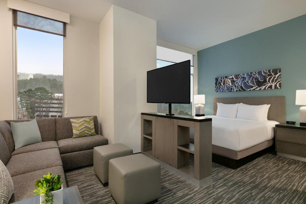 Студио (King Studio Accessible with Kitchen/Ada Tub), Hyatt House Atlanta Perimeter Center