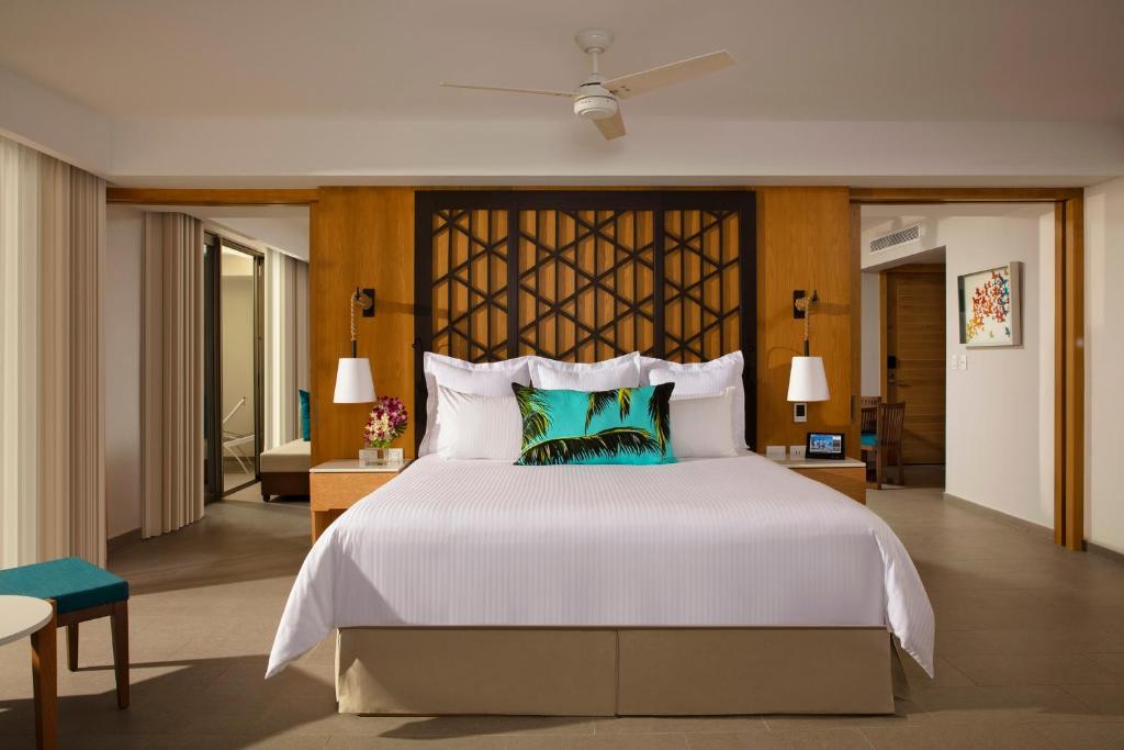 Сьюит (Привилегированный клубный люкс с большой спальней и видом на океан) курортного отеля Dreams Natura Resort & Spa - All Inclusive, Пуэрто-Морелос
