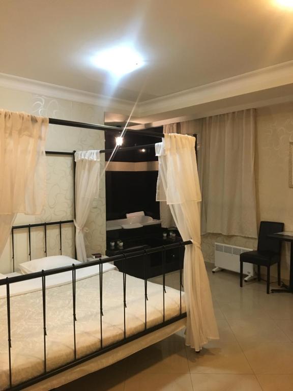 Двухместный (Двухместный номер с 1 кроватью и гидромассажной ванной) отеля Garni Hotel Dash, Нови-Сад