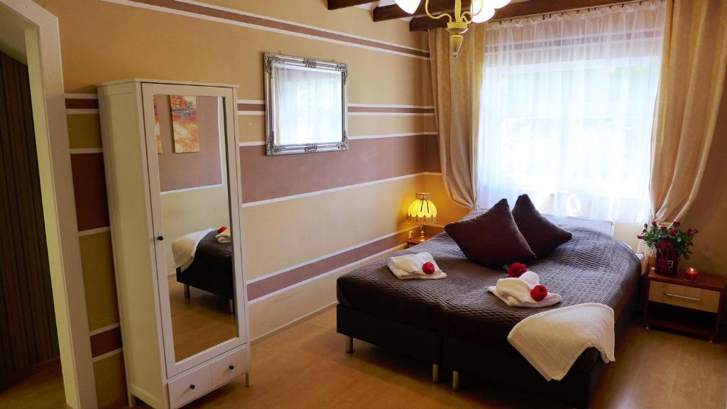 Двухместный (Двухместный номер с 1 кроватью и собственной ванной комнатой) курортного отеля Wrzos, Кудова-Здруй