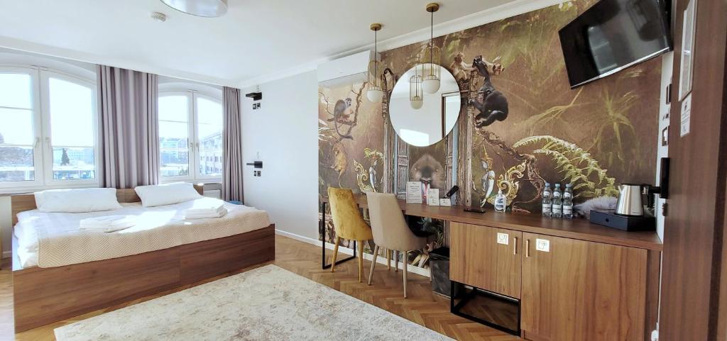 Трехместный (Triple Room with Private External Bathroom and Extra Bed) апарт-отеля Forrest Apartments & Hostel, Гданьск