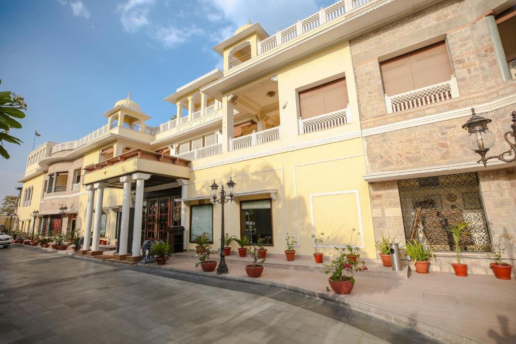 Двухместный (Номер Cупер Делюкс «Королевский») отеля Grand Uniara A Heritage Hotel, Джайпур