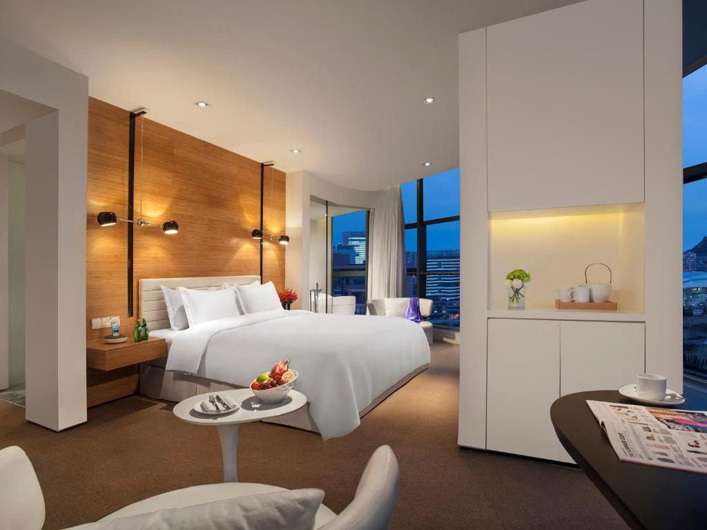 Двухместный (Классический номер с кроватью размера «queen-size» - Бесплатный мини-бар) отеля Himalayas Hotel Qingdao, Циндао