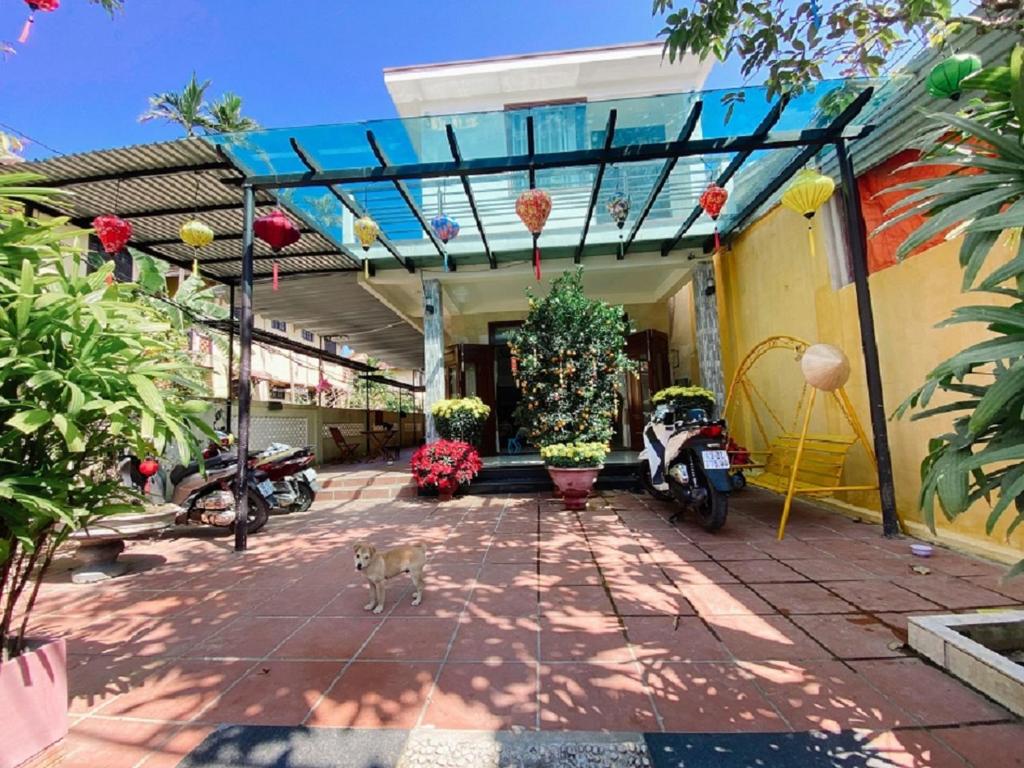 Двухместный (Двухместный номер с 1 кроватью и балконом) семейного отеля Hoi An Dat Cam Homestay, Хойан