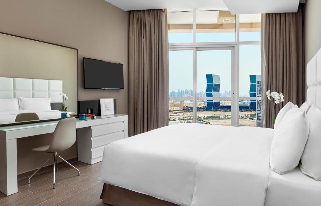 Сьюит (Люкс с 1 спальней и видом на город), Staybridge Suites - Doha Lusail