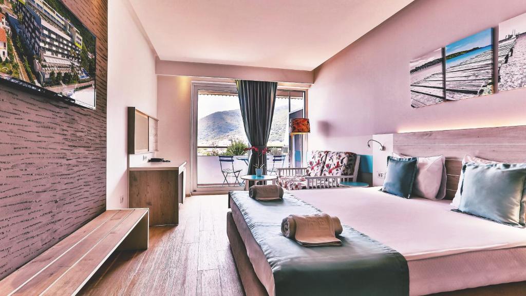 Двухместный (Двухместный номер с 1 кроватью или 2 отдельными кроватями и частичным видом на море) отеля Hotel Park, Биела