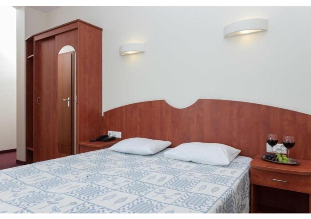 Двухместный (Двухместный номер с 1 кроватью и балконом) апарт-отеля Rezydencja Bielik, Мендзыздрое