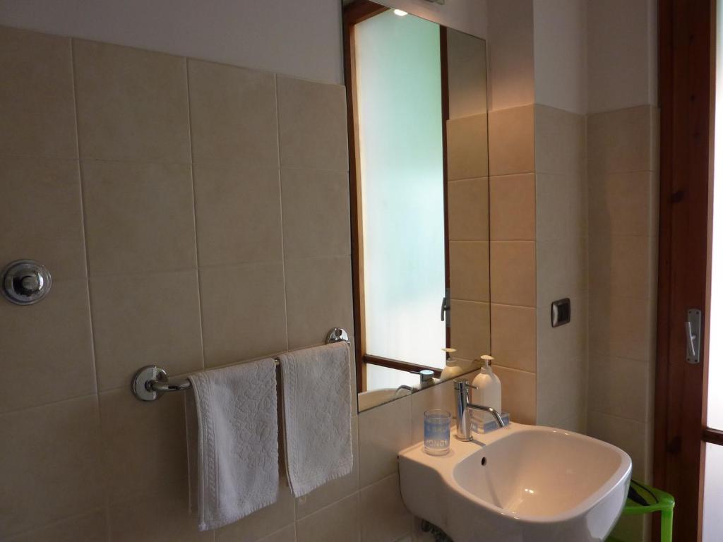 Двухместный (Двухместный номер с 1 кроватью и общей ванной комнатой) отеля A Firenze da Paolo, Флоренция