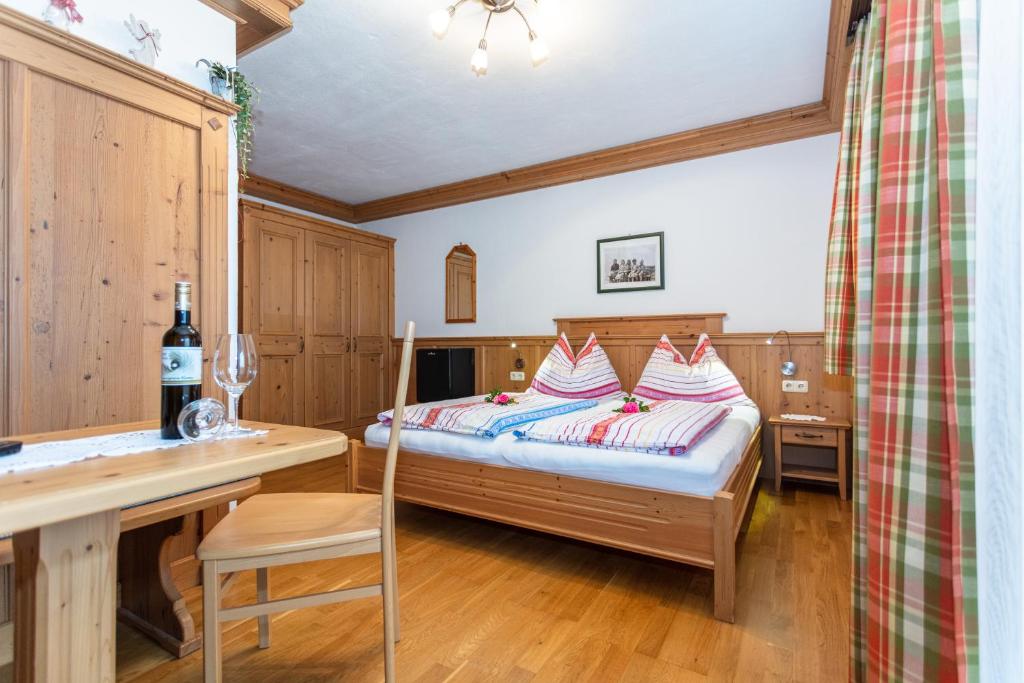 Двухместный (Двухместный номер с 1 кроватью и видом на горы) гостевого дома Alpenpension Lackenbauer, Бад-Хофгаштайн