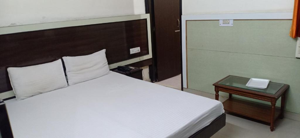 Двухместный (Стандартный двухместный номер с 1 кроватью и вентилятором) отеля Hotel Su Shree Continental, Нью-Дели