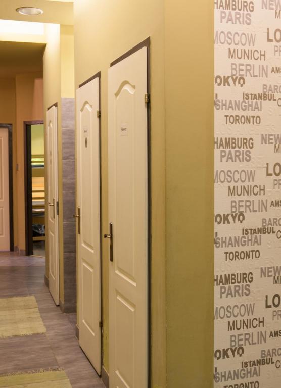 Одноместный (Одноместный номер с общим душем и туалетом) хостела Treestyle Hostel, Будапешт