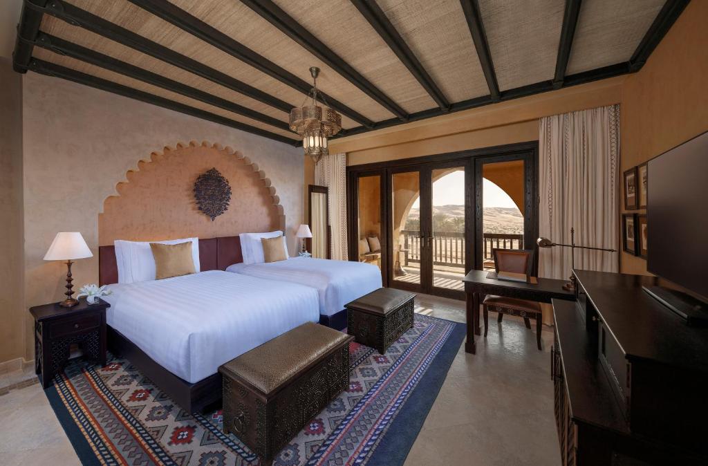 Двухместный (Номер Делюкс с балконом), Курортный отель Anantara Qasr al Sarab Desert Resort