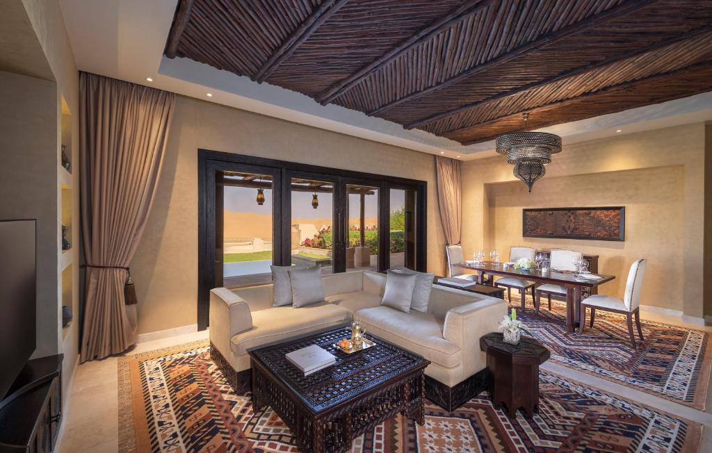 Вилла (Вилла Anantara с 2 спальнями и бассейном), Курортный отель Anantara Qasr al Sarab Desert Resort