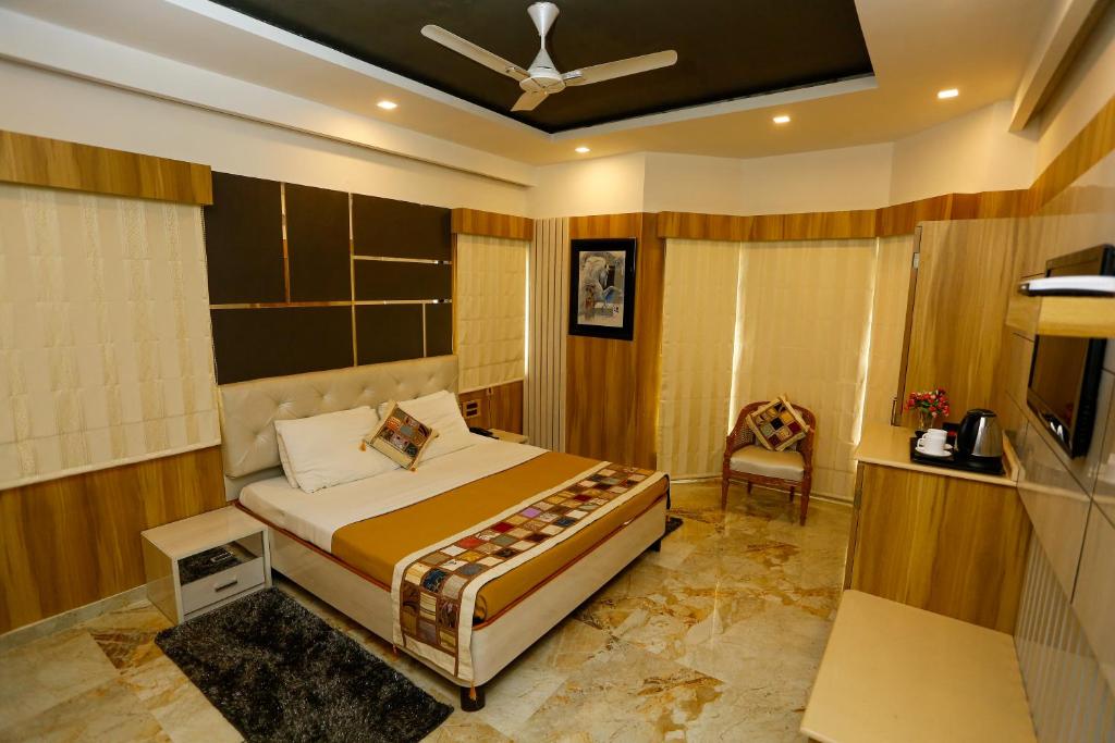 Двухместный (Представительский двухместный номер с 1 кроватью) отеля Terrace Gardens, Бангалор