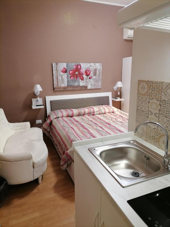 Двухместный (Двухместный номер с 1 кроватью и собственной ванной комнатой) гостевого дома B&B Le Stanze di Medea, Палермо