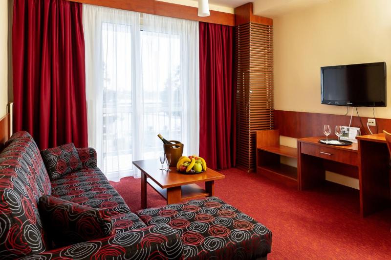 Апартаменты (Apartment with Balcony with Unlimited Aquapark access) отеля Hotel Senec Lake Resort, Сенец
