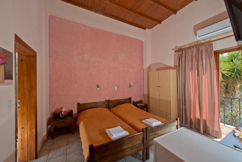 Двухместный (Двухместный номер с 2 отдельными кроватями и балконом) гостевого дома Katerina Traditional Rooms, Ханья