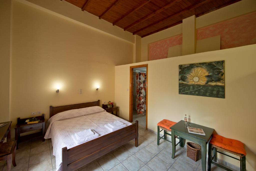 Двухместный (Двухместный номер с 1 кроватью и патио) гостевого дома Katerina Traditional Rooms, Ханья