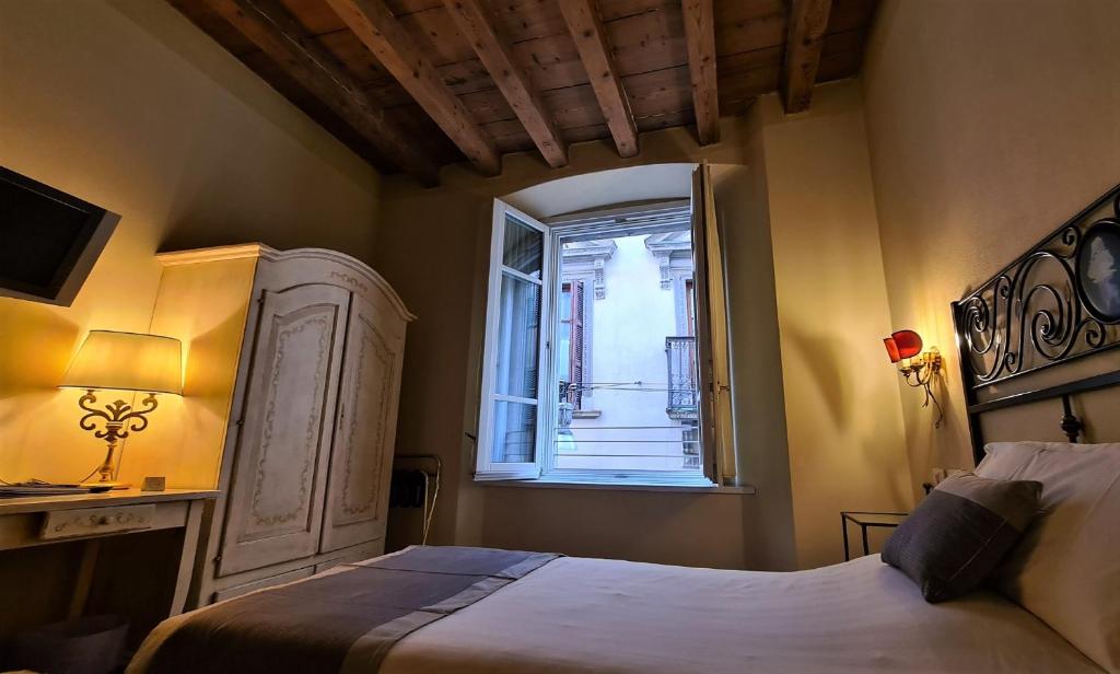 Двухместный (Двухместный номер с 1 кроватью или 2 отдельными кроватями) отеля Hotel Piazza Vecchia, Бергамо