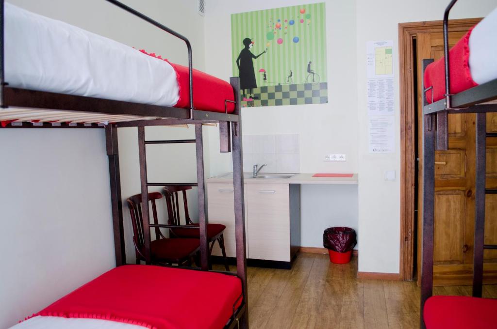 Номер (Общий 4-местный номер), Red Nose Hostel