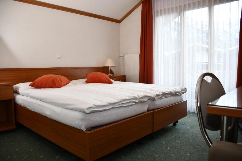 Двухместный (Двухместный номер с 1 кроватью, гидромассажной ванной и видом на Маттерхорн) отеля Elite, Церматт